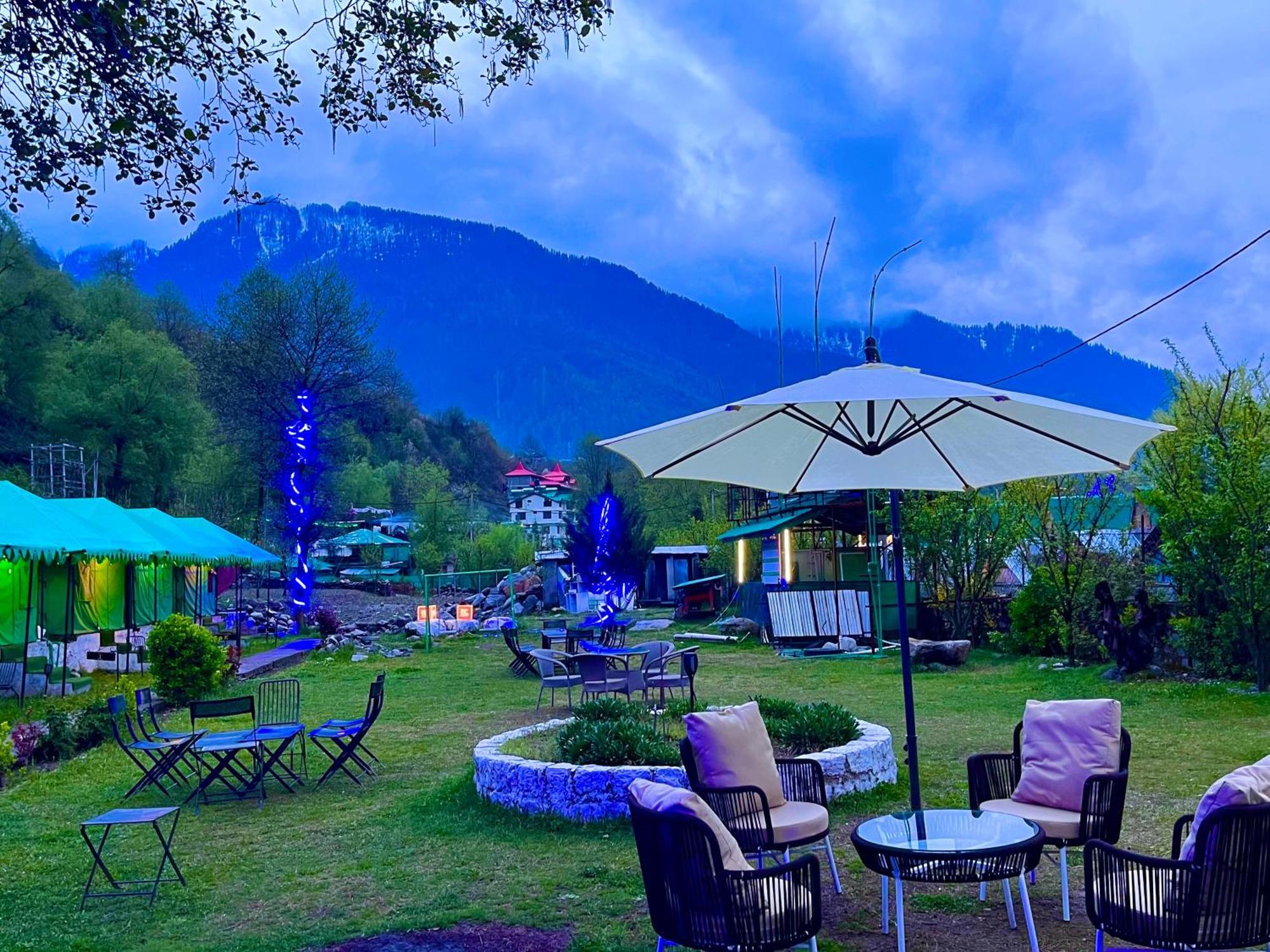 Himalayan Hill Queen Resort, Manali M98160-43400 Exterior photo