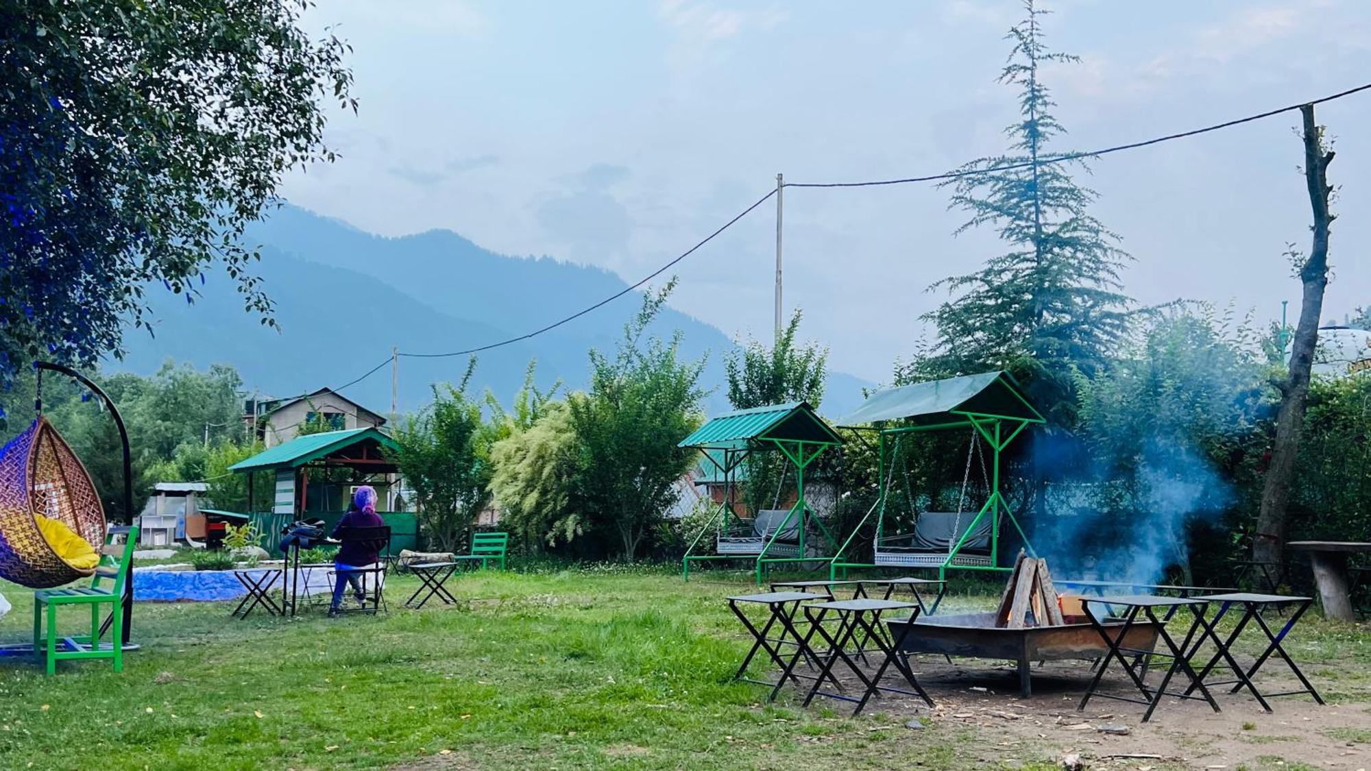 Himalayan Hill Queen Resort, Manali M98160-43400 Exterior photo