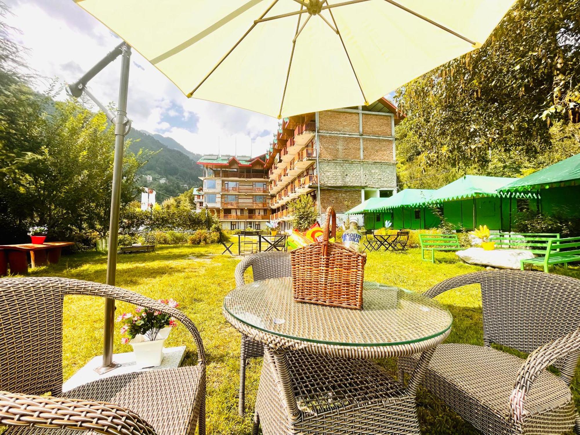 Himalayan Hill Queen Resort, Manali M98160-43400 Exterior photo