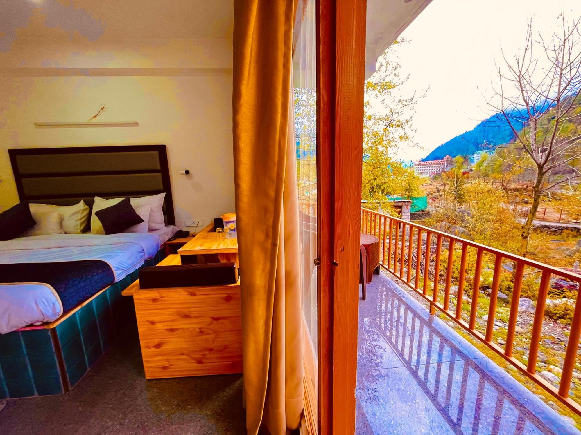Himalayan Hill Queen Resort, Manali M98160-43400 Exterior photo